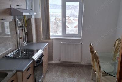 Inchiriez apartament 3 camere Cisnadie - 1