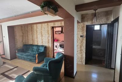 Apartament cu 3 camere decomandat în Hârșova - 6