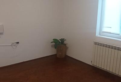 3 camere parter casa zona B Vacarescu - Parc Circului metrou 750 m - 2