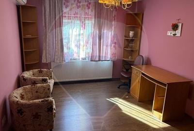 Apartament cu 4 camere decomandat, mobilat în Republicii - 1