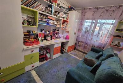 Apartament cu 3 camere semidecomandat, mobilat în Podu Roș - 3