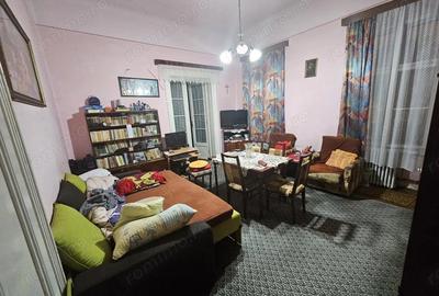 Piata Unirii. Cladire istorica. Fatada renovata! - 2