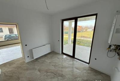 Casă cu 4 camere cu Teren 480 Mp în Săsar - 9