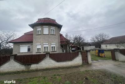 Casă cu 4 camere în Mărtinești - 3