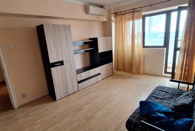 Apartament cu 3 camere semidecomandat, mobilat în Basarabia