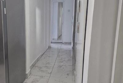 Apartament cu 3 camere semidecomandat în Central - 2