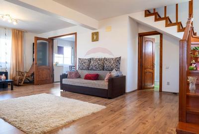 Casă cu 5 camere cu Teren 488 Mp în Bâcu - 1