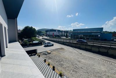 Spațiu comercial, de 500 mp, în Central - 4