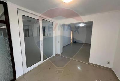 Spațiu comercial, de 30 mp, în Central - 1