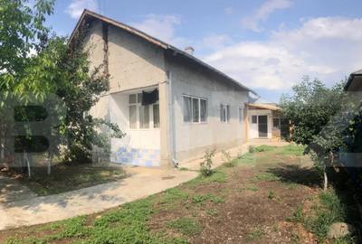 Casă cu 4 camere cu Teren 2906 Mp în Central