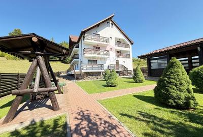 Pensiune cu 14 camere de vânzare Bucovina lângă pârtia Pojorata Malini - 1
