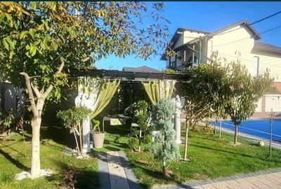 Casă cu 4 camere cu Teren 1000 Mp în Podari