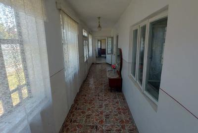 Casă cu 4 camere în Onești - 6