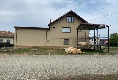 Casă cu Canalizare în Hălăucești - 1