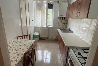 Apartament cu 3 camere semidecomandat în Central - 5