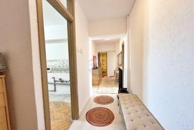 Apartament cu 4 camere decomandat în Aurel Vlaicu