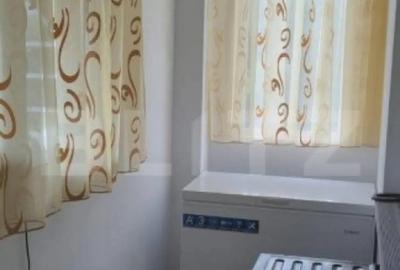 Casă cu 4 camere cu Teren 1800 Mp în Central