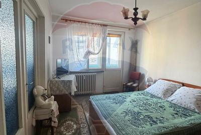 Apartament cu 3 camere decomandat în Valea Rosie - 11