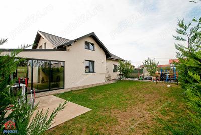Casă cu 6 camere cu Garaj în Vânători - 5