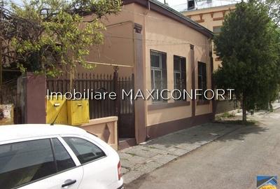 Casă individuală cu 2 camere în Central