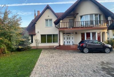 Casa de 4 camere, 240 mp, teren 1750 mp, in Valea Iubirii