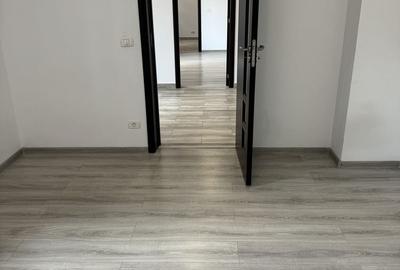 Casă cu 4 camere cu Teren 75 Mp în Tei - 2