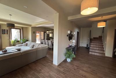 Duplex cu 5 camere cu Canalizare în Dumbrăvița - 2