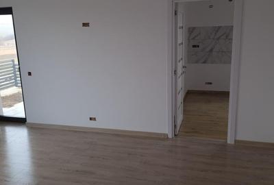 Casă cu 4 camere cu Teren 530 Mp în Central - 3