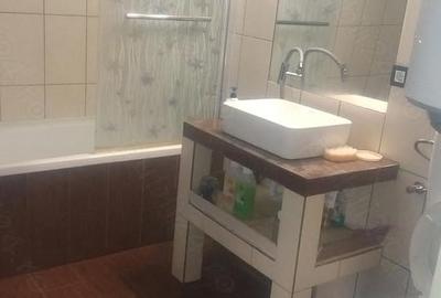 Casă cu Teren 1200 Mp în Broșteni - 5