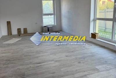 Casă individuală cu 4 camere cu Canalizare în Est - 12