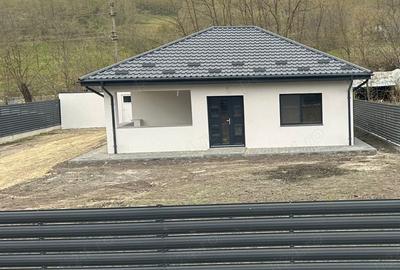 Casa noua de vanzare, centrul Feresti VS, teren 650mp - 4