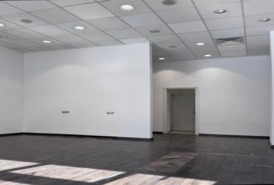 Spațiu comercial, de 60.130001068115 mp, în 1 Mai - 5