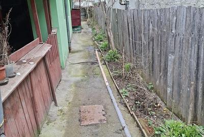 Casă cu 2 camere cu Teren 890 Mp în Podari - 4