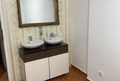 Spațiu comercial, în Central - 4