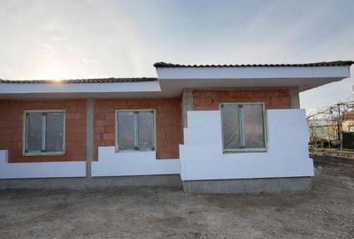 Duplex cu 3 camere cu Canalizare în Albina - 3