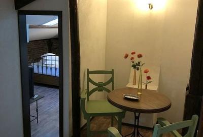 Apartament cu 8 camere decomandat în Central - 15