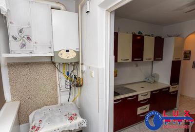 Apartament cu 3 camere decomandat în Piața Nouă