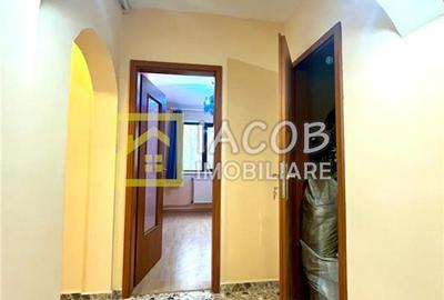 Apartament cu 3 camere decomandat, mobilat în Narcisa - 17