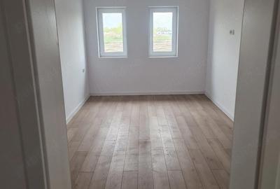 Casă cu 4 camere cu Teren 502 Mp în Săcălaz - 2