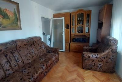 Apartament cu 3 camere decomandat în Micro 4 - 2