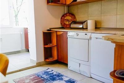 Apartament cu 2 camere decomandat, mobilat în Decebal - 10