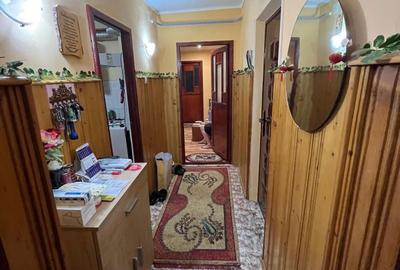 Apartament cu 3 camere semidecomandat în Central - 2