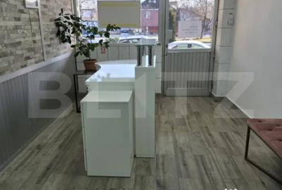 Spațiu comercial, de 73 mp, în Micro 4 - 8