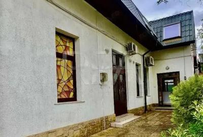 Vila 6 camere, Titulescu, Curte ?i zona de relaxare Metrou la 7 minute - 9