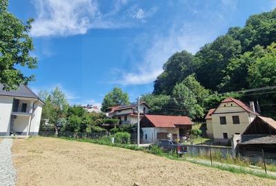 Casă cu 10 camere cu Teren 1200 Mp în Central