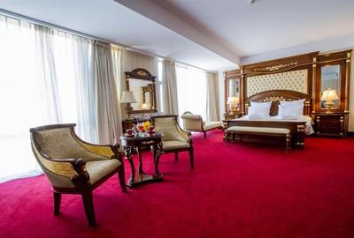 Hotel/Pensiune, de 8,180 mp, în Gării - 9