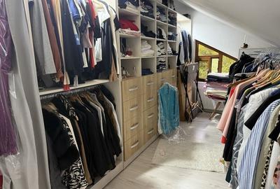 Casă cu 4 camere în Bujoreni