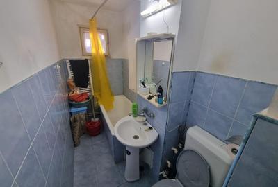 Apartament cu 3 camere semidecomandat, mobilat în Km 4-5 - 9