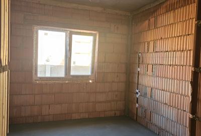 Duplex cu 3 camere cu Canalizare în Moșnița Nouă - 8