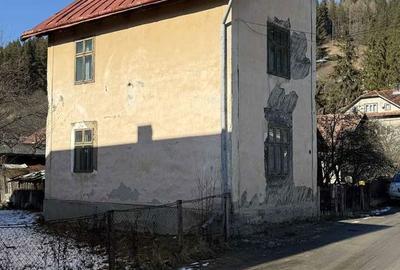 Casă cu 4 camere cu Teren 373 Mp în Central - 10